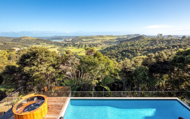 Kaitiaki Lodge - Pool & hot tub