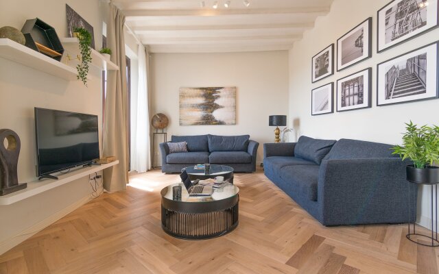 Liceu in Barcelona with 2 bedrooms and 1 bathrooms