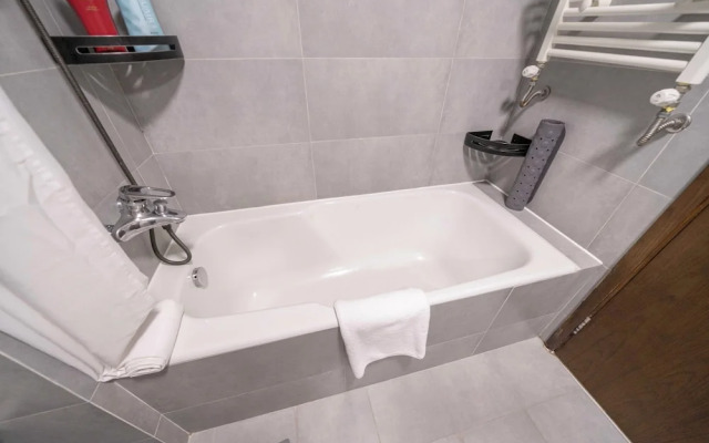 Tyms Stylish 1BR 1BA Apt Yongxin Century