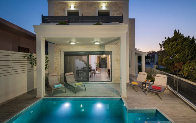 Beautiful Pool Villa for Relaxing Family Holidays
