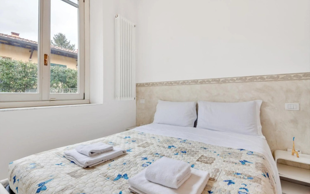 Coverciano Modern Apartment with Patio!