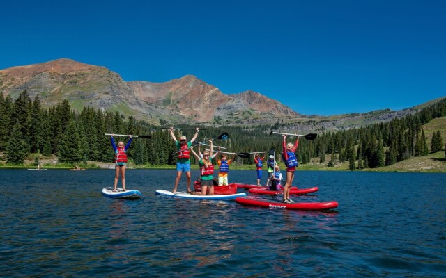 Wheelchair Accessible 2-Bedroom Slopeside Condo - No Cleaning Fee! by RedAwning