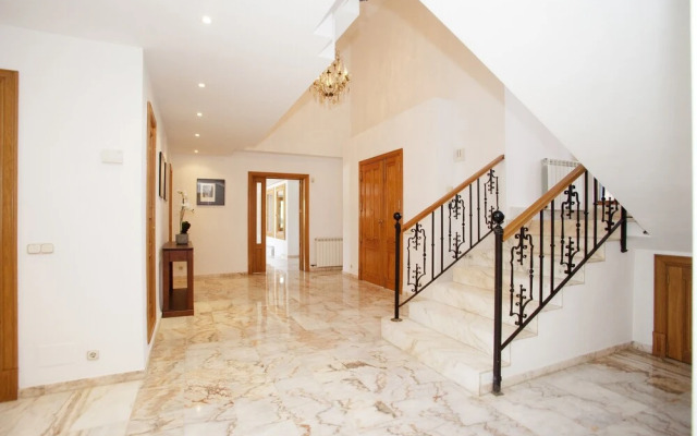 Charming Villa In The Exclusivity Of Son Vida
