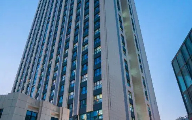 Orange Hotel (Jinan West Railway Station)