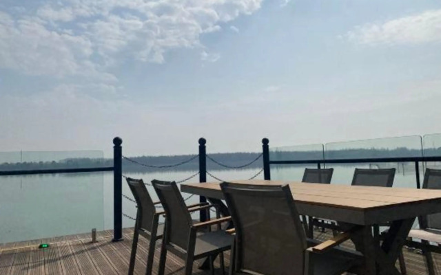 Mingzhu Lake Resort