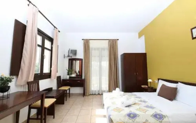 Palirria Hotel & Studios