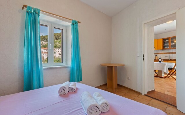 Snug Apartment in Pu?iš?a Near the Beach
