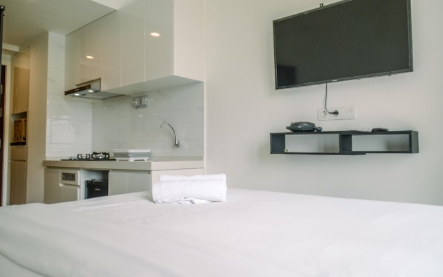 Comfortable Studio With Pool View At Sky House Bsd Apartment – Guest Rooms – Legok