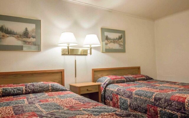 Deer Lodge Motel
