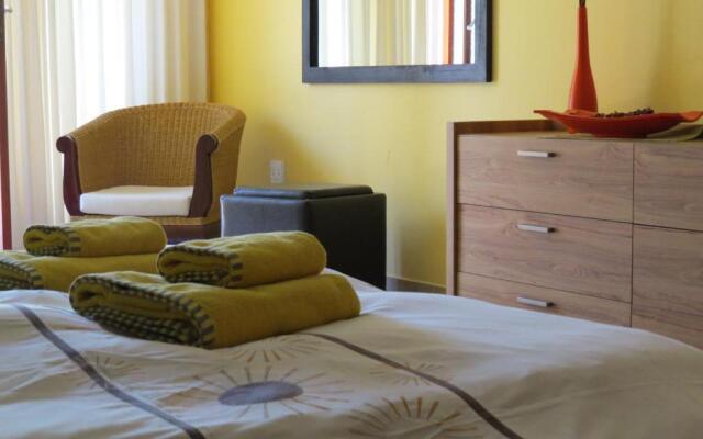 Beach Walk House and Cottage - Self Catering