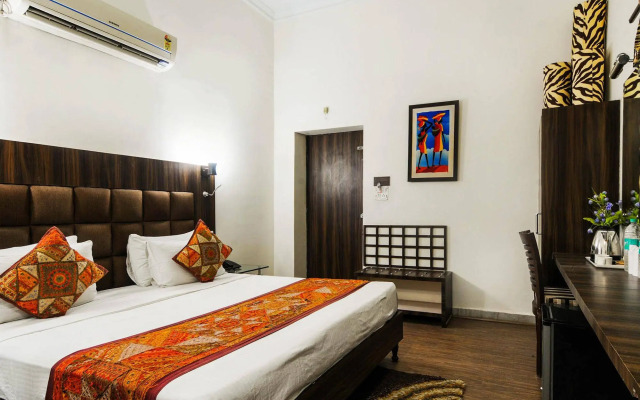 Zo Rooms VIP Road Kalakriti