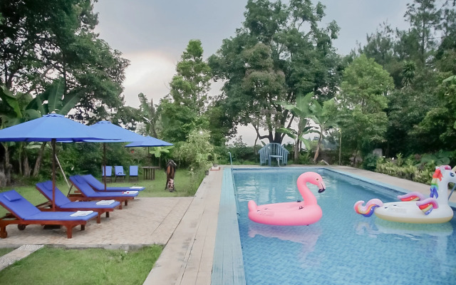 Residences by RedDoorz near Taman Safari