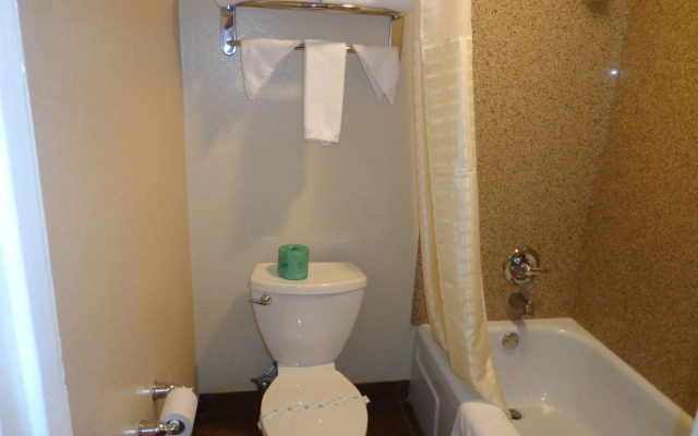 Economy Inn Express Warren