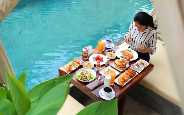 Sarina Hotel & Villa