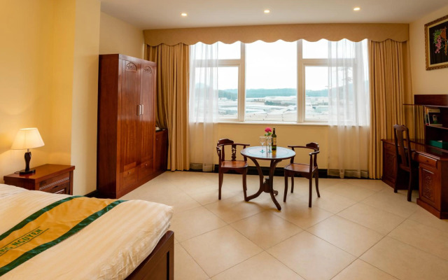 Thuy Hoang Nguyen Hotel Resort & Spa