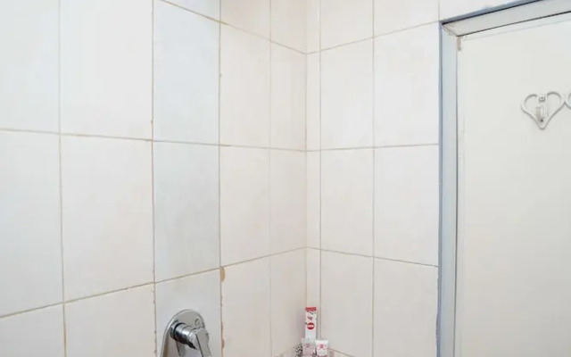 OYO 448 Hotel Central