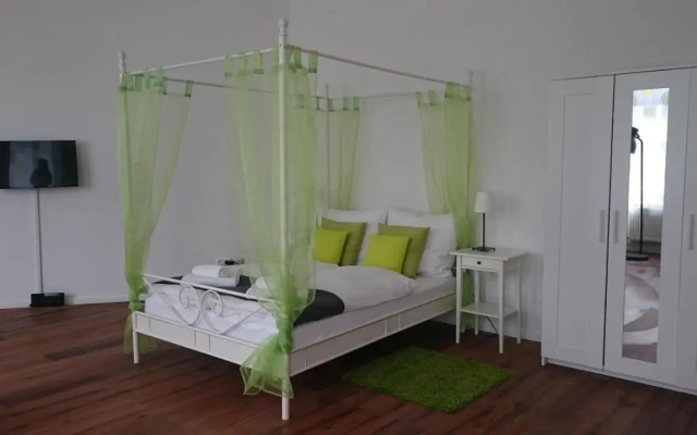 Studio Apartment Niemetzstr 51