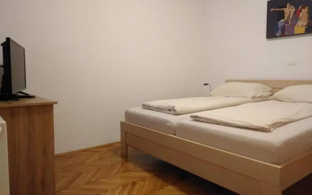 Prenocisca Miklavcic