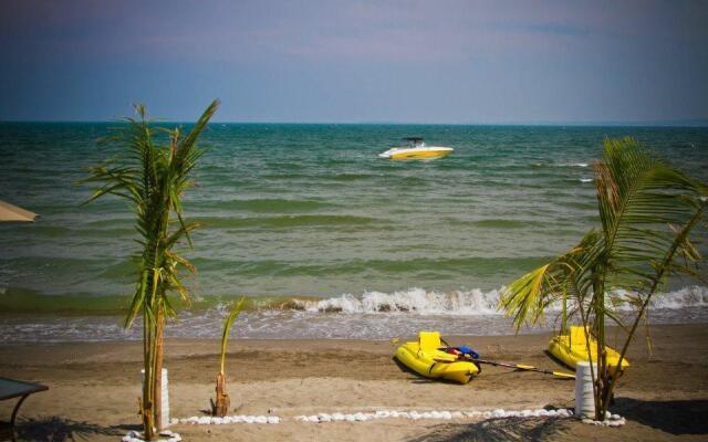 Hotel Playa Caracol