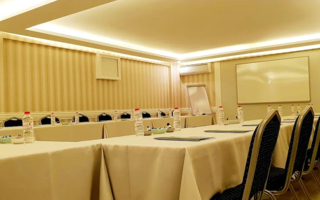 Lina Suite Hotel