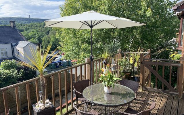 One Bedroom Apartment With En-suite & Patio