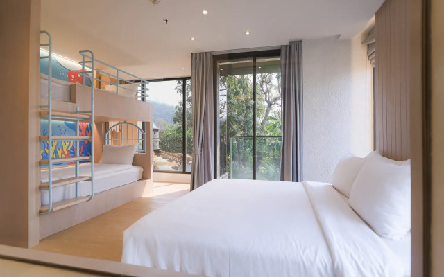 Balcony Seaside Sriracha Hotel & Serviced Apartments