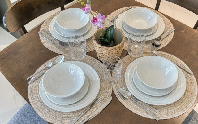 PVH - 1BR Lagoon View - District One