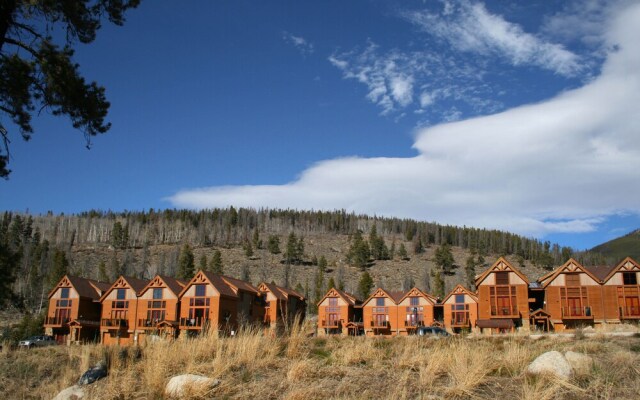 Antlers Gulch 303 by SummitCove Vacation Lodging