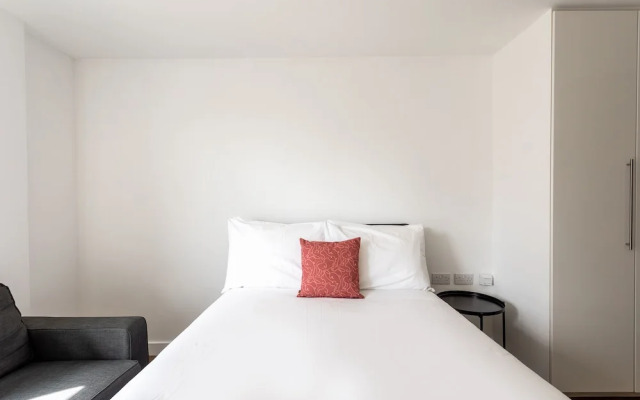 Bob W Tower Hill Residences