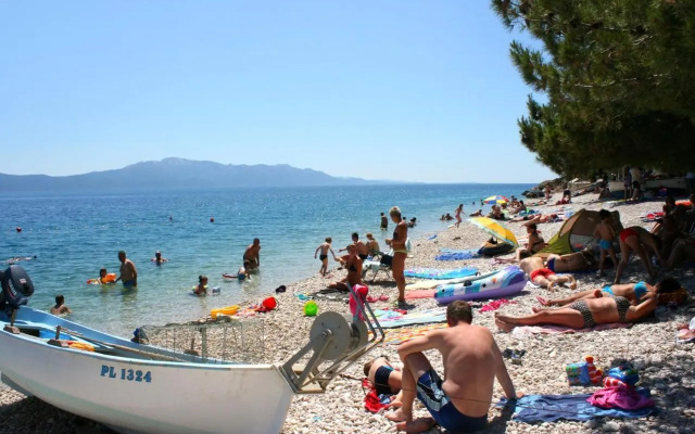 Apartments by the sea Brist, Makarska - 11078