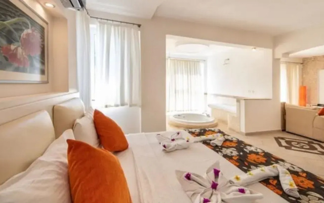 Sertil Deluxe Tropical Suites