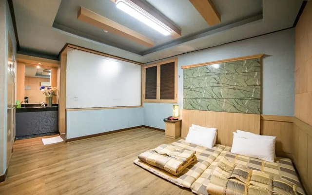 Sharp Hotel Jeonju
