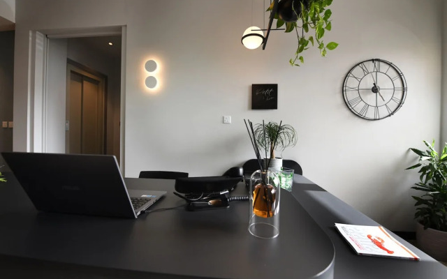 Victoria by Petit Chic