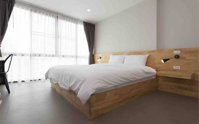 Easy Hotel