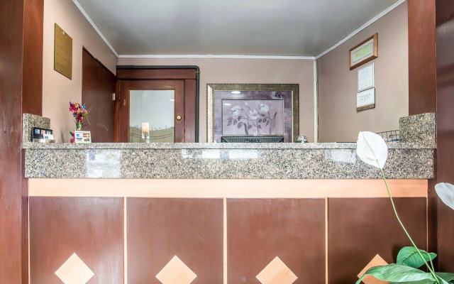 Royal Inn Claremont