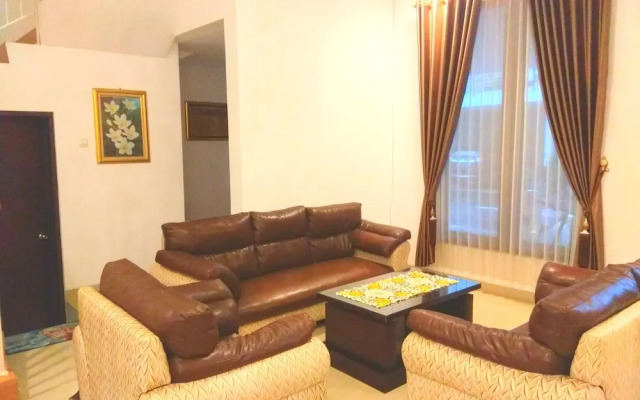 Fams Homestay by FH Stay
