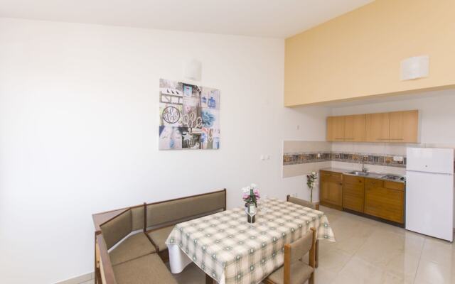 Apartments and Room Central Position