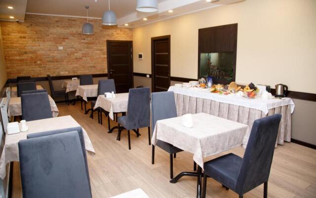 Lumarc Hotel