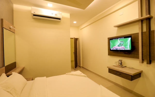 Jayam Hotel
