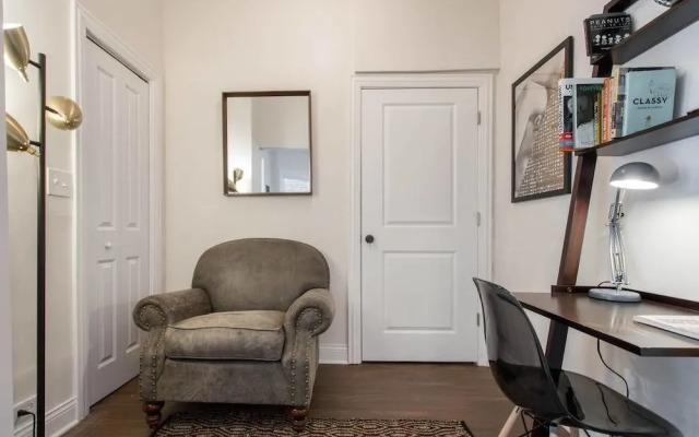 Chic Logan Pad - Modern Meets Retro