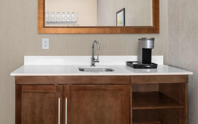Hampton Inn & Suites Sacramento-Cal Expo
