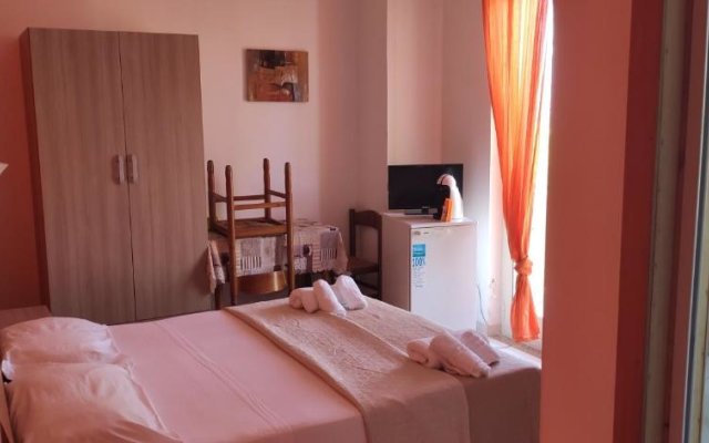 Room in Lodge - Briatico 2 min From the sea and 15 min From Tropea, Room With Kitchenette