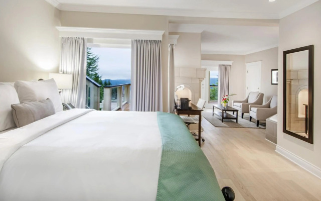 Villa Eyrie Resort