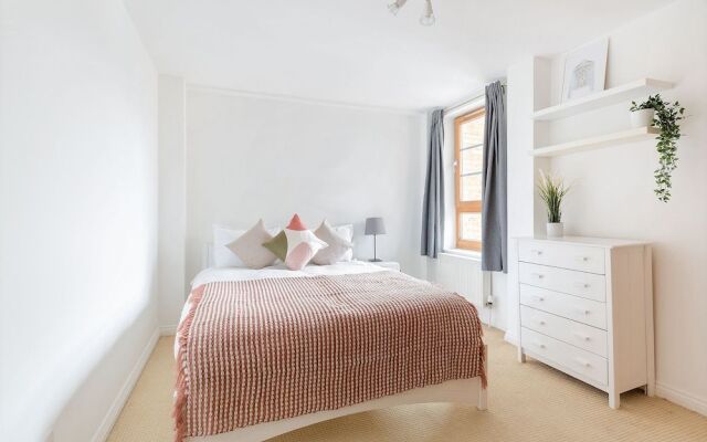 Serenity Apartment Whitechapel