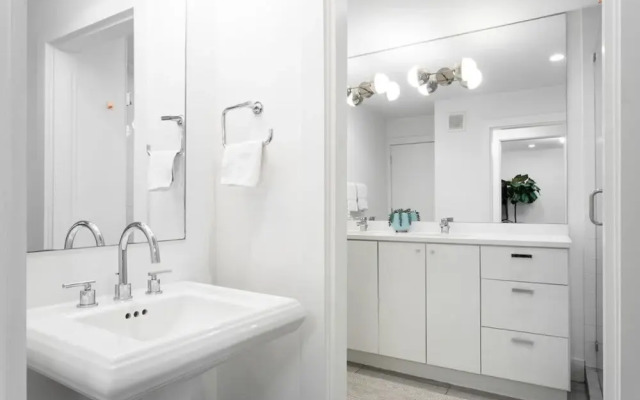 Upstay - Chic Clarksville Condo Near Downtown Austin