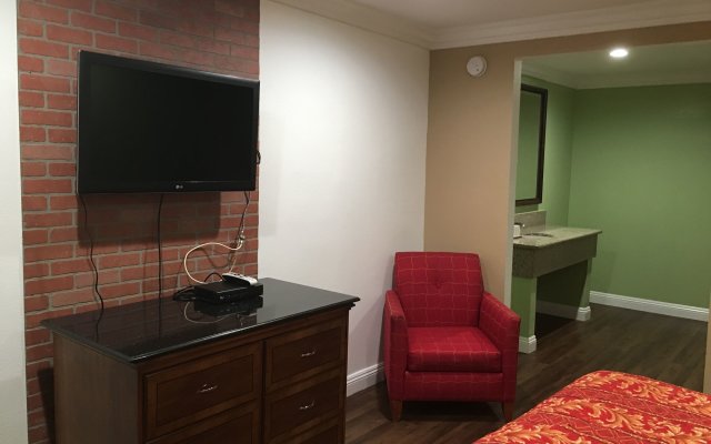 American Inn & Suites LAX