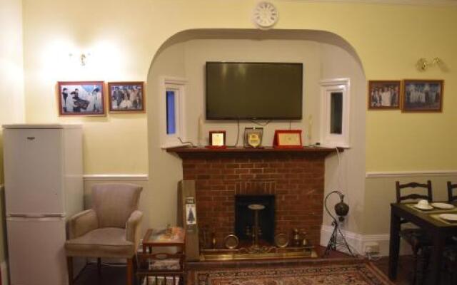 Gatwick Castle B&B
