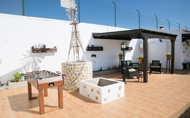 Villa With 4 Bedrooms in Las Palmas, With Wonderful Mountain View, Private Pool, Enclosed Garden - 20 km From the Beach