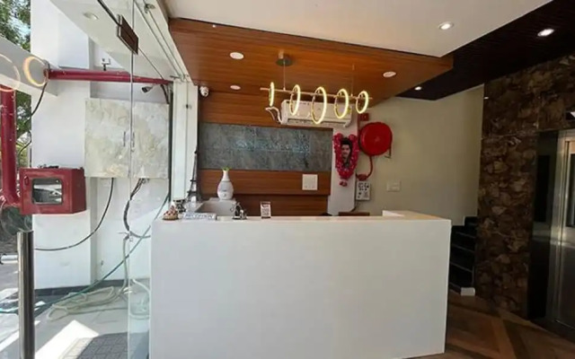 FabHotel Prakash