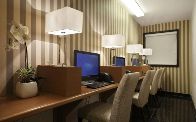 Royal Urban Macaé Hotel